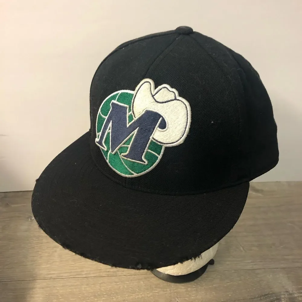 Dallas Mavericks Mitchell Ness NBA‎ Hardwood Classics Fitted Hat Size 7 3/8 READ